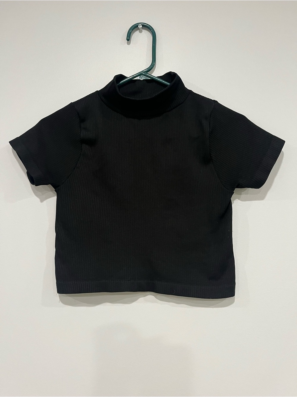 Cotton Candy Black Ribbed Mock Neck Crop Top Womens S/M Stretch Short Sleeve
